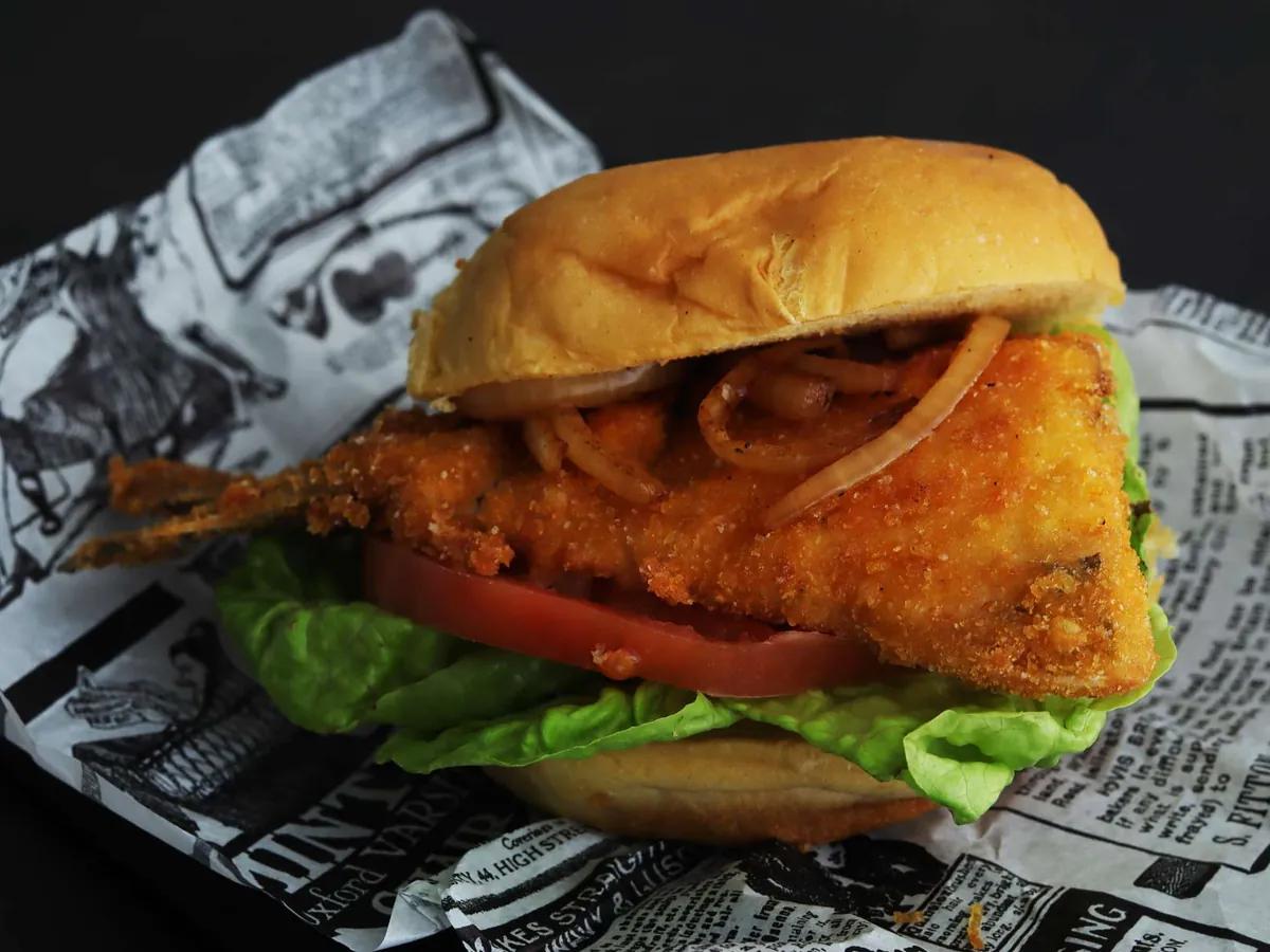 Pan con Minuta de Pescado