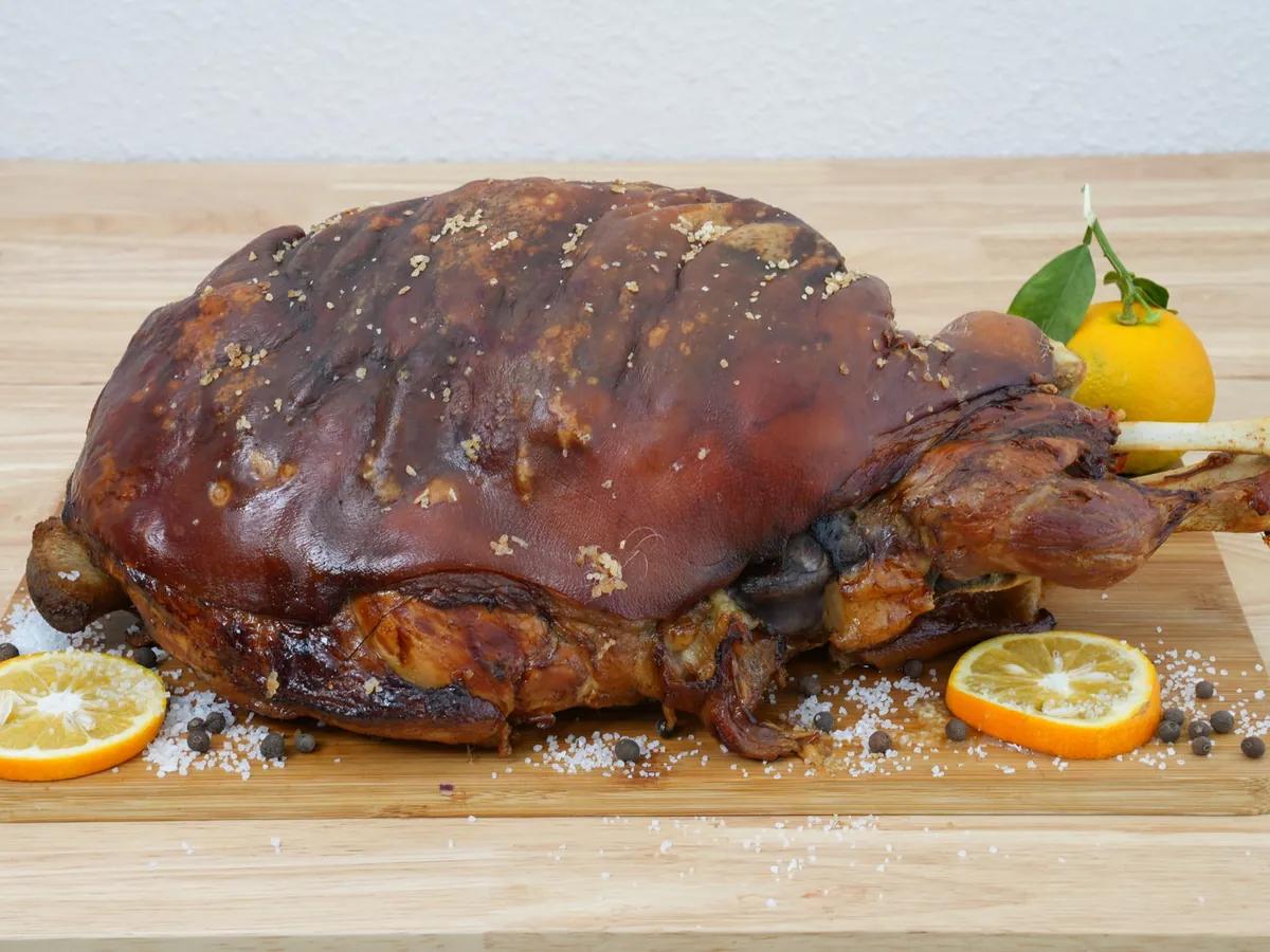 Pierna de cerdo al horno